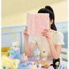 Baby Molly Pocket Friends Series – Λούτρινο Κουτί με Στόρια από Βινύλιο