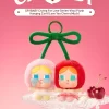CRYBABY Crying For Love Series – Κρεμαστή Κάρτα Βινυλίου με Λούτρινο Φόρεμα (Σ’ αγαπώ πολύ, Κεράσι)