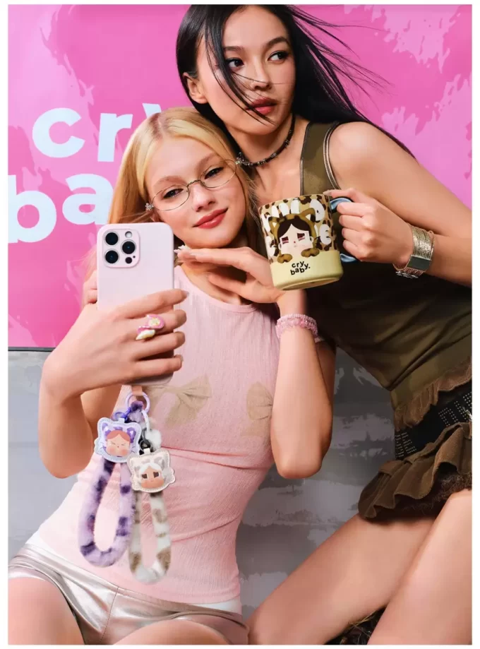 CRYBABY Wild But Cutie Series – Κουτί στόλι για τηλέφωνο