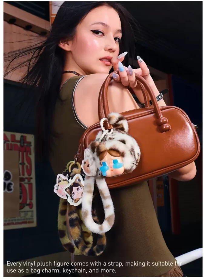 CRYBABY Wild But Cutie Series – Λούτρινο Κρεμαστό Κουτί Στρίφτ από Βινύλιο