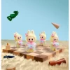 THE MONSTERS Let’s Checkmate Series – Κρεμαστή Κάρτα Βινυλίου με Πλούσια Φιγούρα
