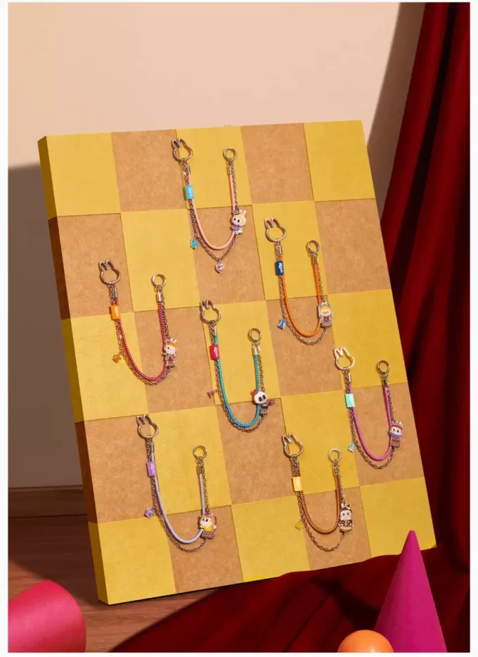 THE MONSTERS Let’s Checkmate Series – Κρεμαστό Κουτί Τυφλού